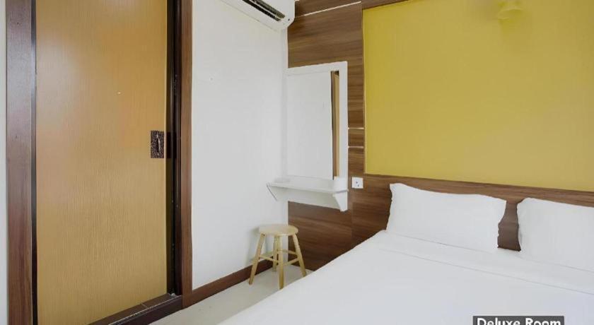 Golden Night Hotel Субанг Джая Екстериор снимка