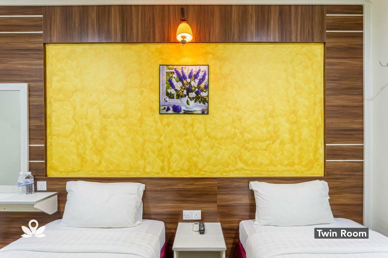 Golden Night Hotel Субанг Джая Екстериор снимка