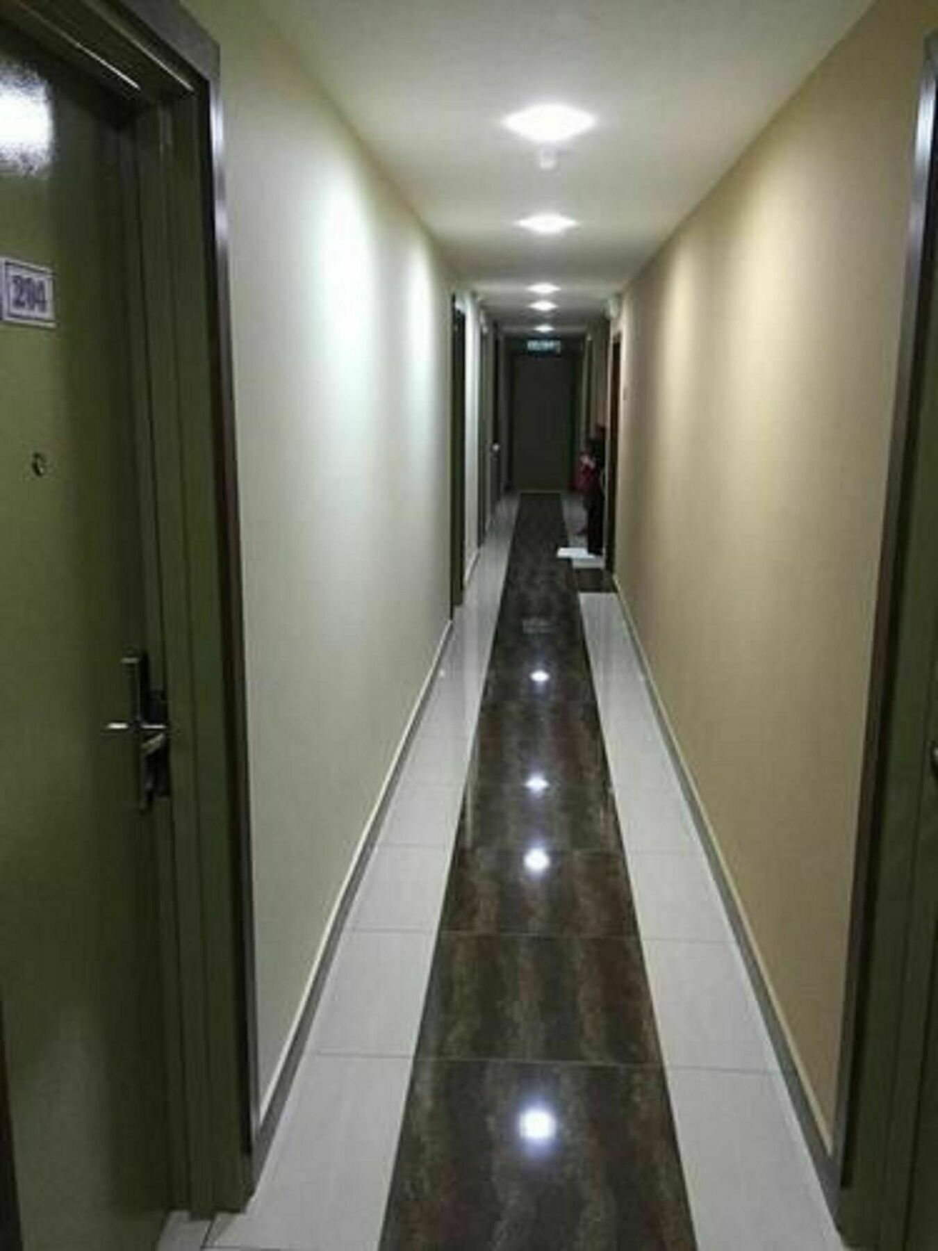 Golden Night Hotel Субанг Джая Екстериор снимка